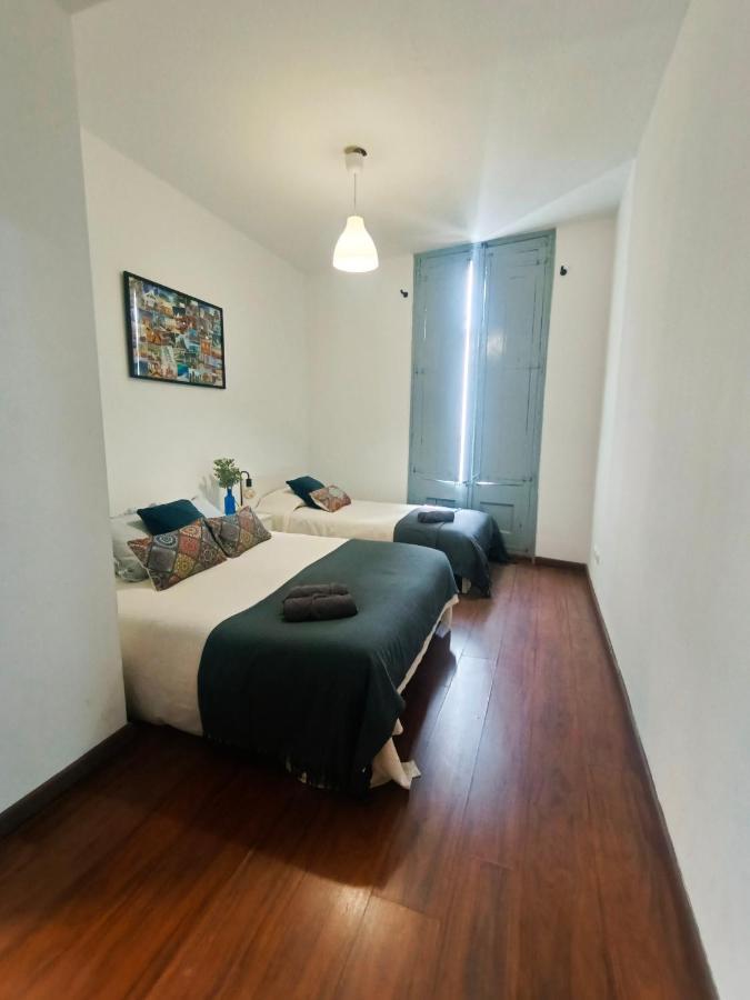 By Plaza Real Budget Rooms Барселона Экстерьер фото