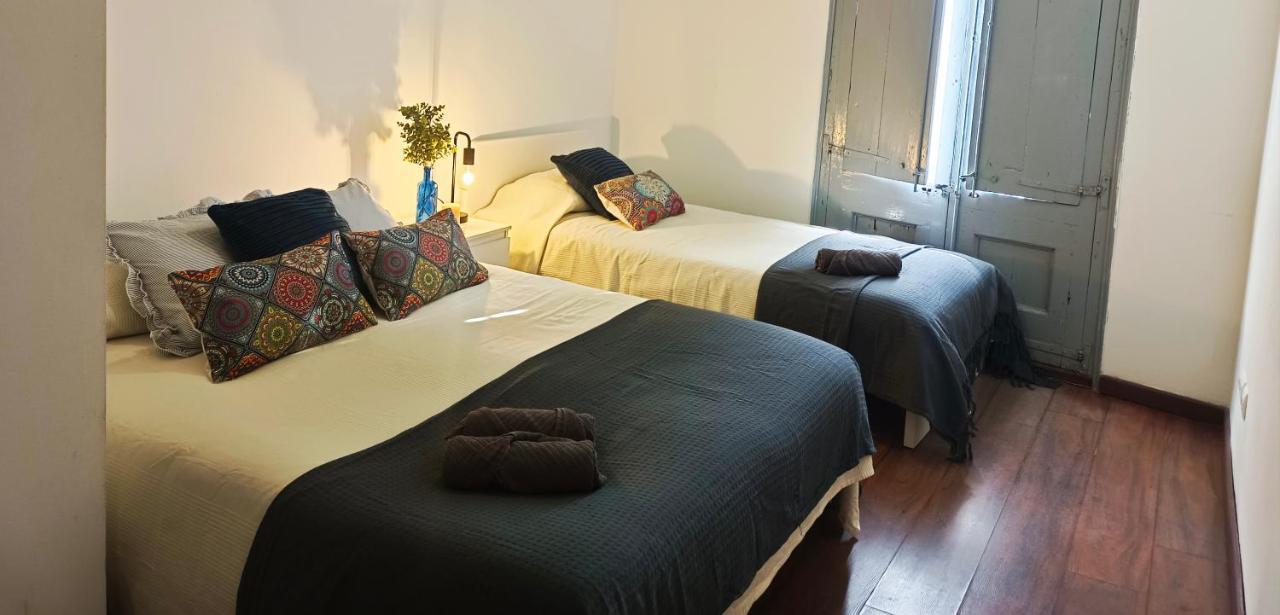 By Plaza Real Budget Rooms Барселона Экстерьер фото